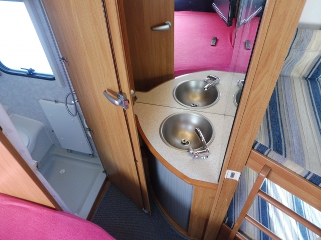 Prodám karavan Adria - 6