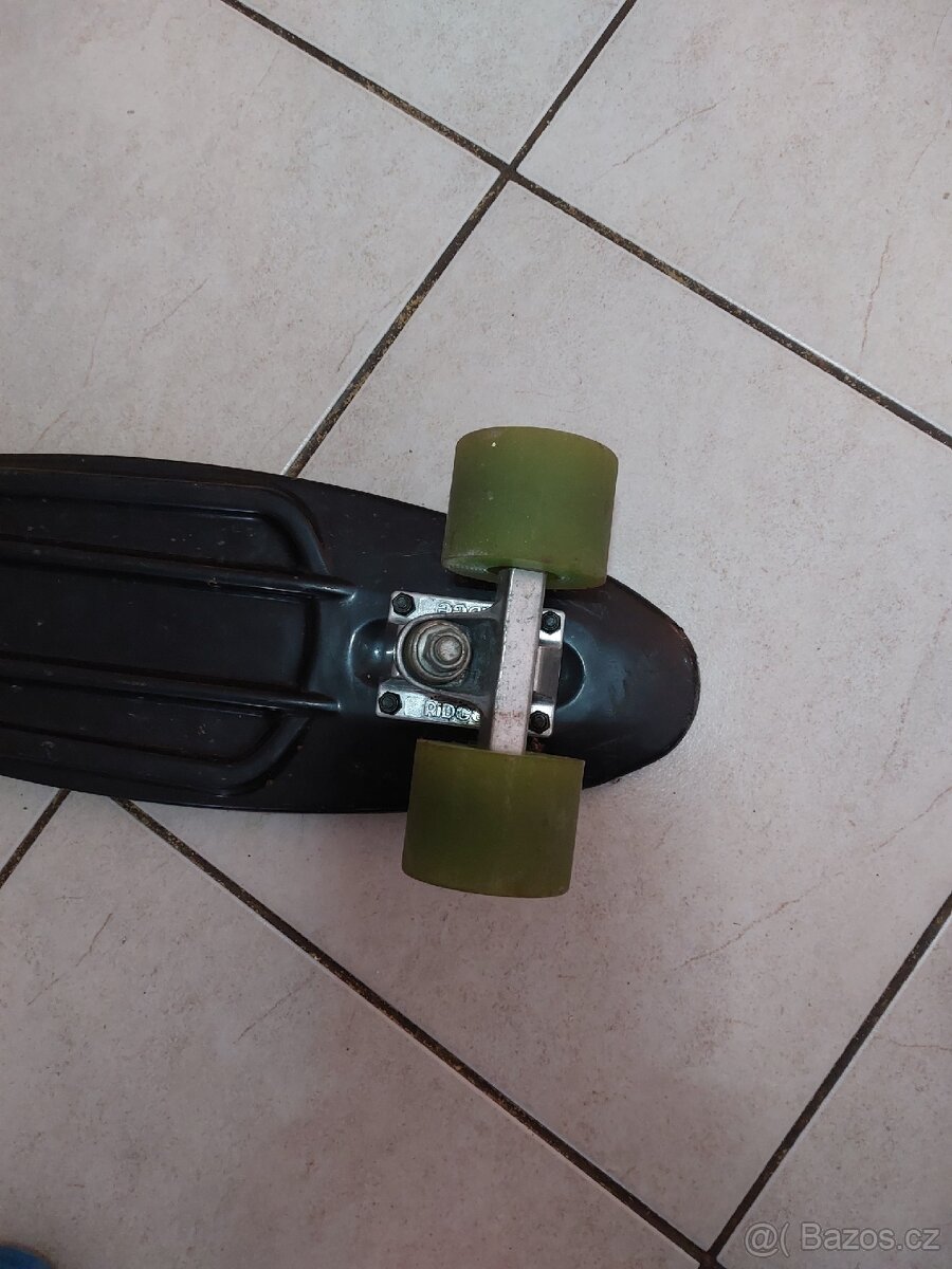 Skateboard-Ridge,zelený nebo červený - 6