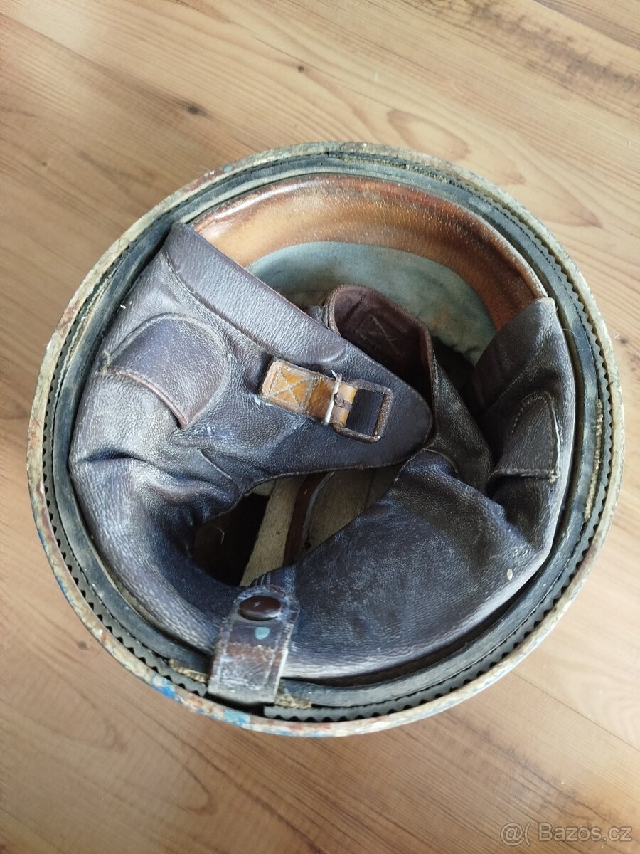 Stará dobová helma přilba kokos na veterán moped dekorace - 6