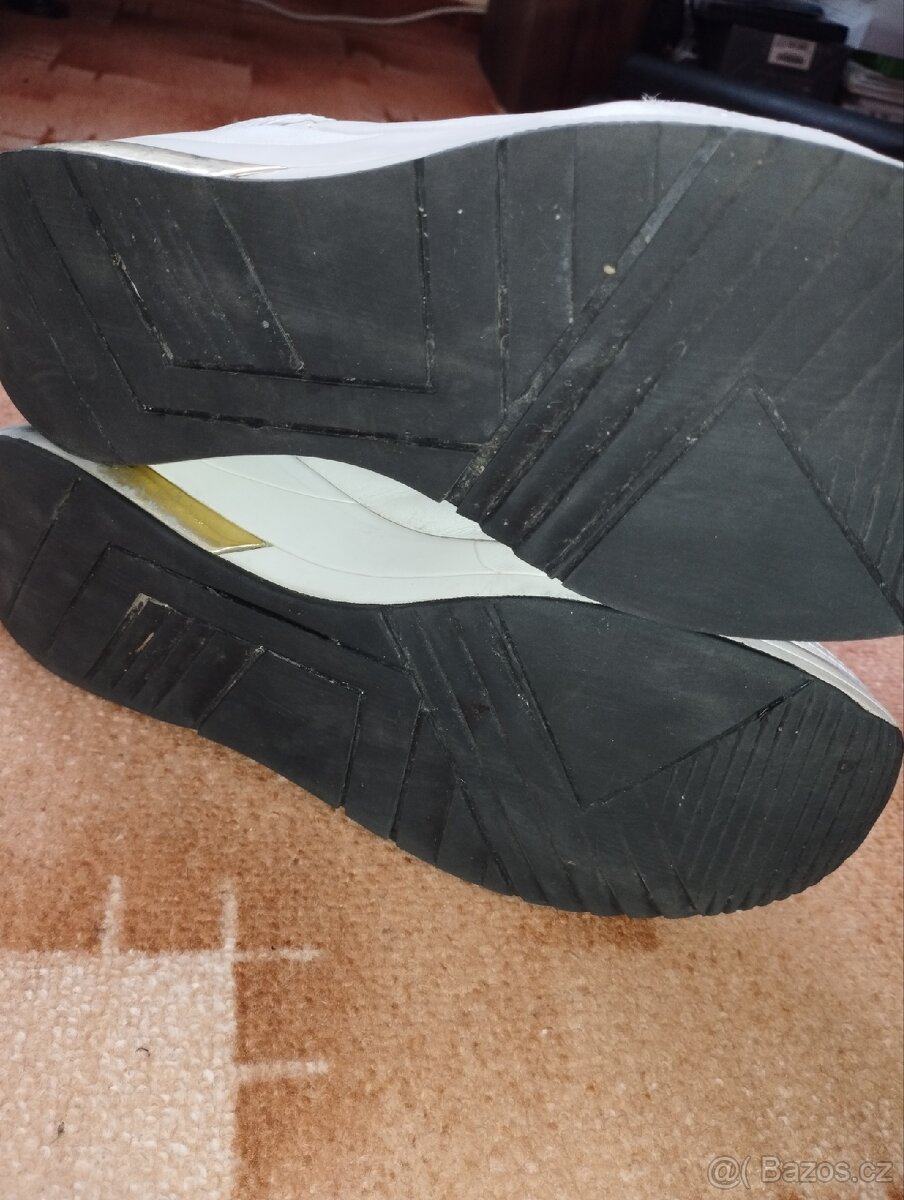 Dámské tenisky GUESS (vel. 39) - 6