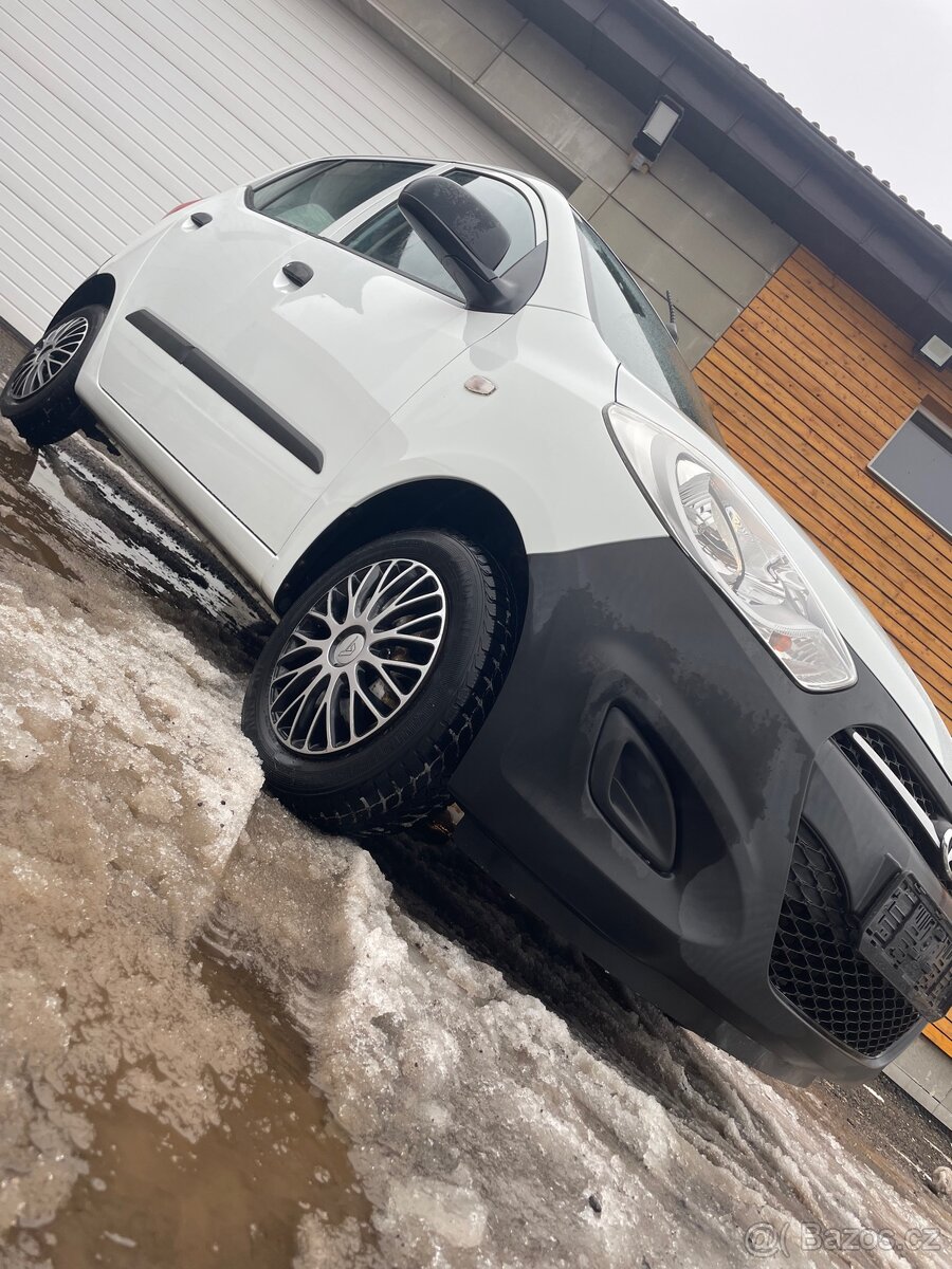 Hyundai i10 1.1 51kW - 6