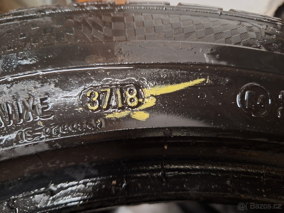 Prodám zimní pneu 245/45/17 Continental - 6