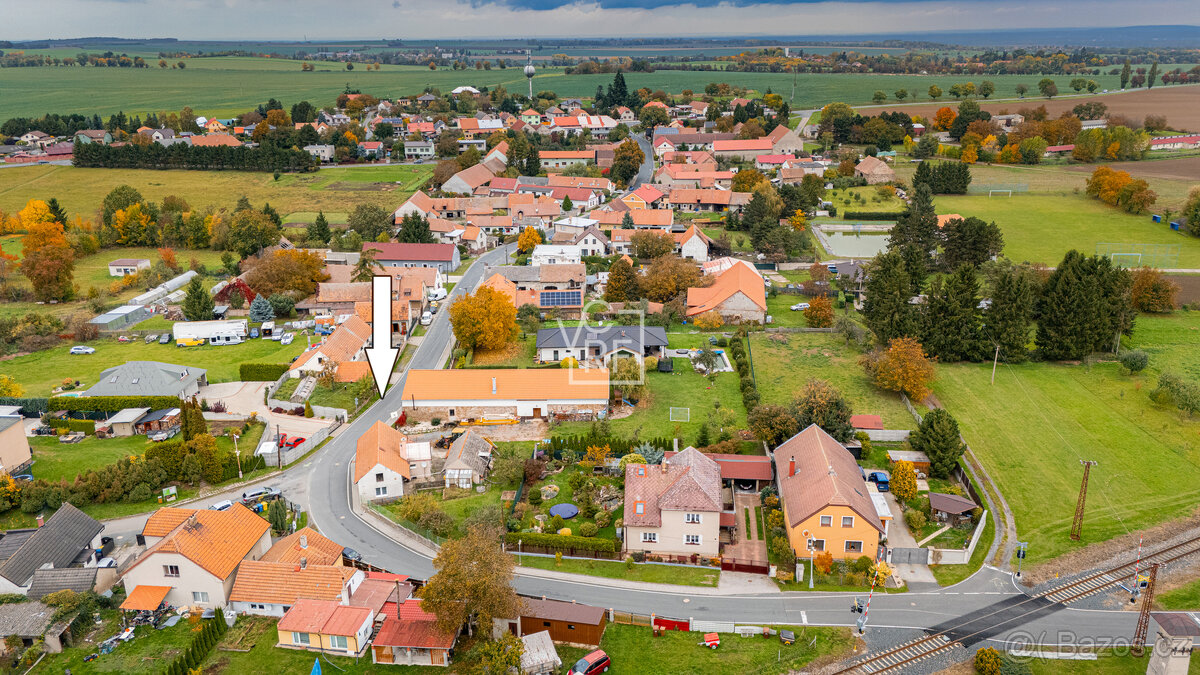 Zachovalý rodinný dům s pozemkem v obci Kořenice u Kolína - 6