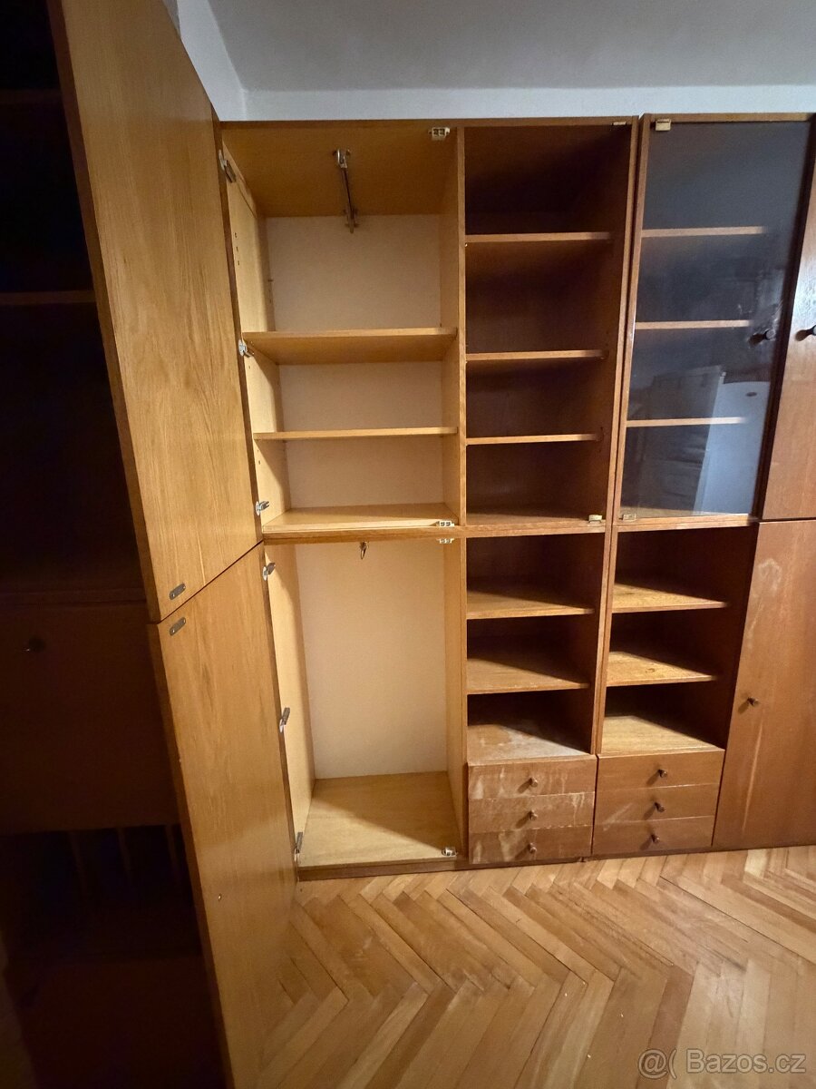Starší obývací stěna - 6