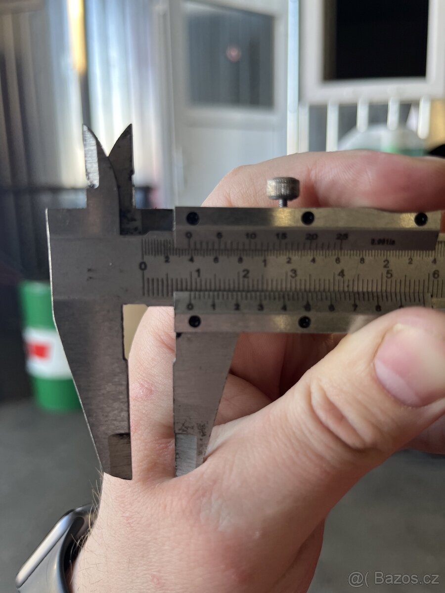 Prodám sadu pneu FORD NOKIAN 215 65 R15 C - 6