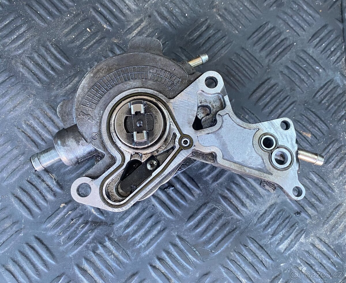 Díly motoru Vw 1.9 TDI 85kw typ AUY alterator,starter atd - 6