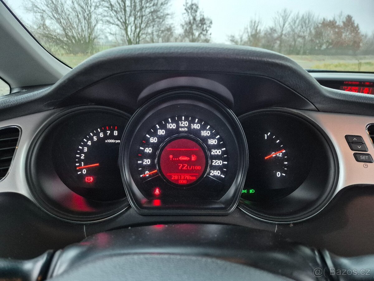 Kia ceed SW 1.6 GDi - 6
