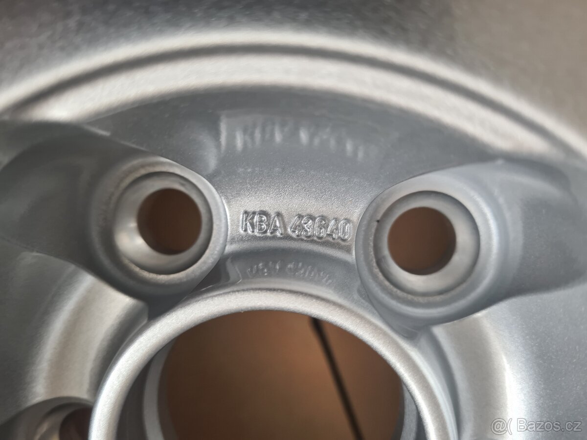 NOVÉ Alu ELEGANT 6,5J x 15" ET 43 Octavia 1 ORIG - 6