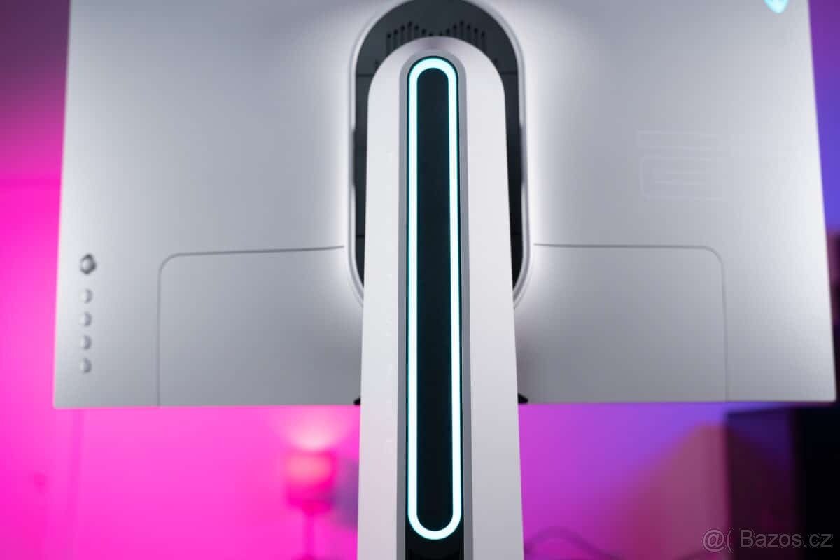 Jeden z nejlepších herních monitorů Alienware AW2721D - 6