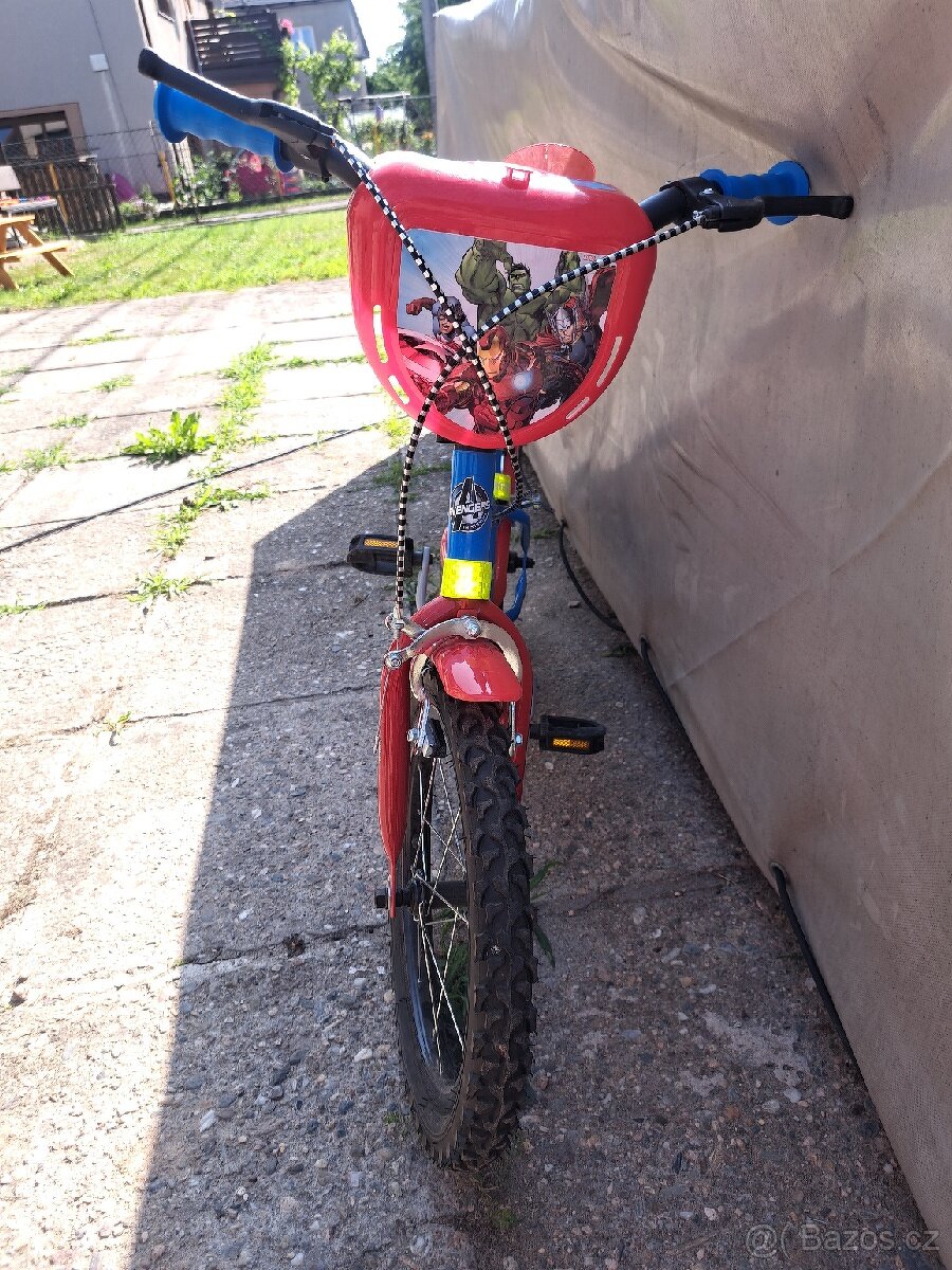 Dětské kolo Avengers
- 6