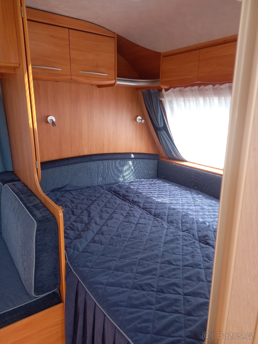 Prodám karavan ADRIA adora 552 ....7 mist na spaní - 6