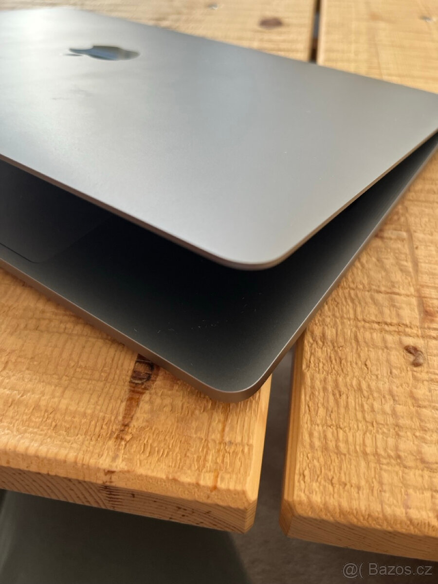 MacBook Pro 13" 2020 M1 / 16GB / 512GB - 6