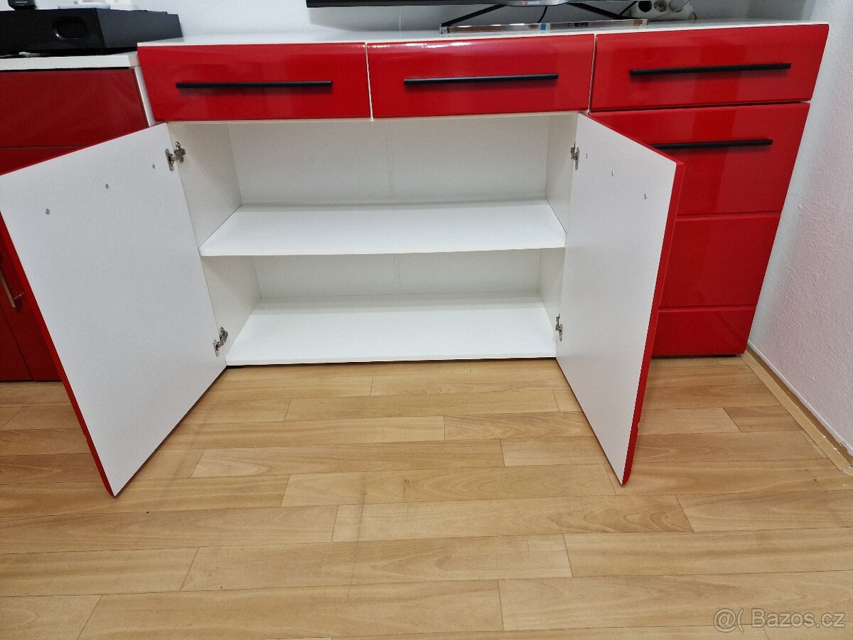 Prodám 2 komody - 6