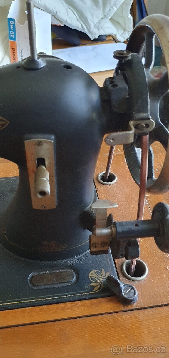 Šlapací šicí stroj Lada - 6