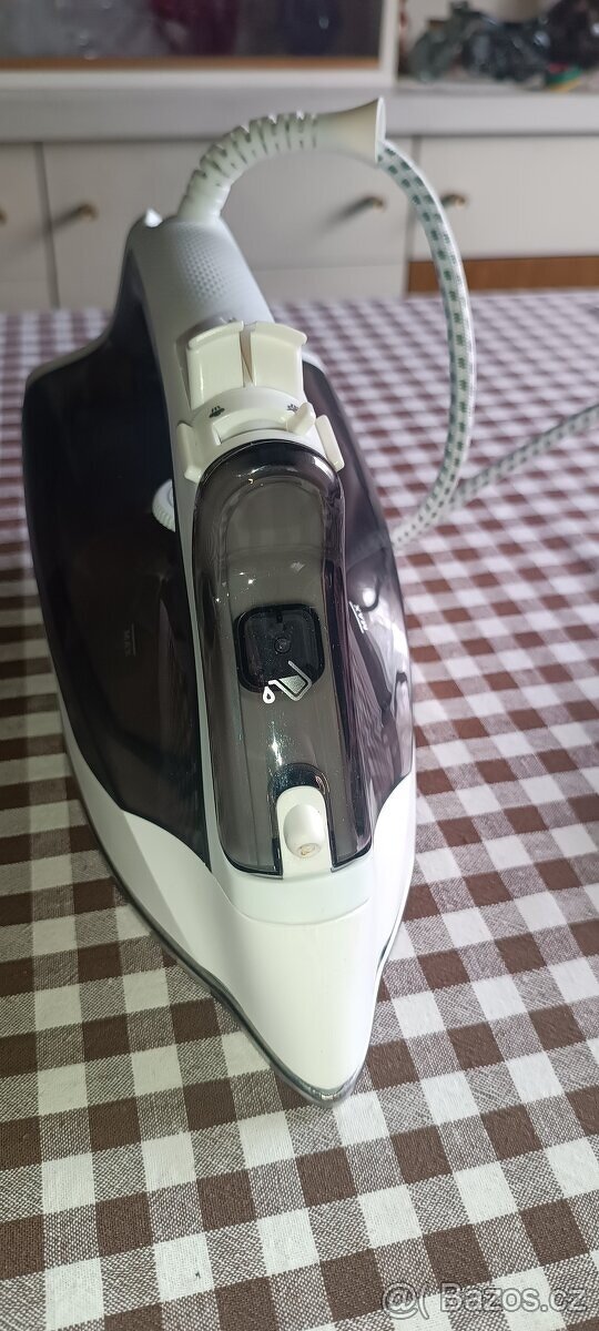 Žehlička Rowenta Effective 2000W - 6