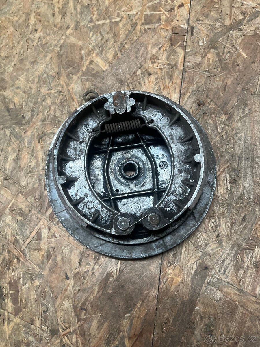 Brzdové štíty Jawa/čz - 6