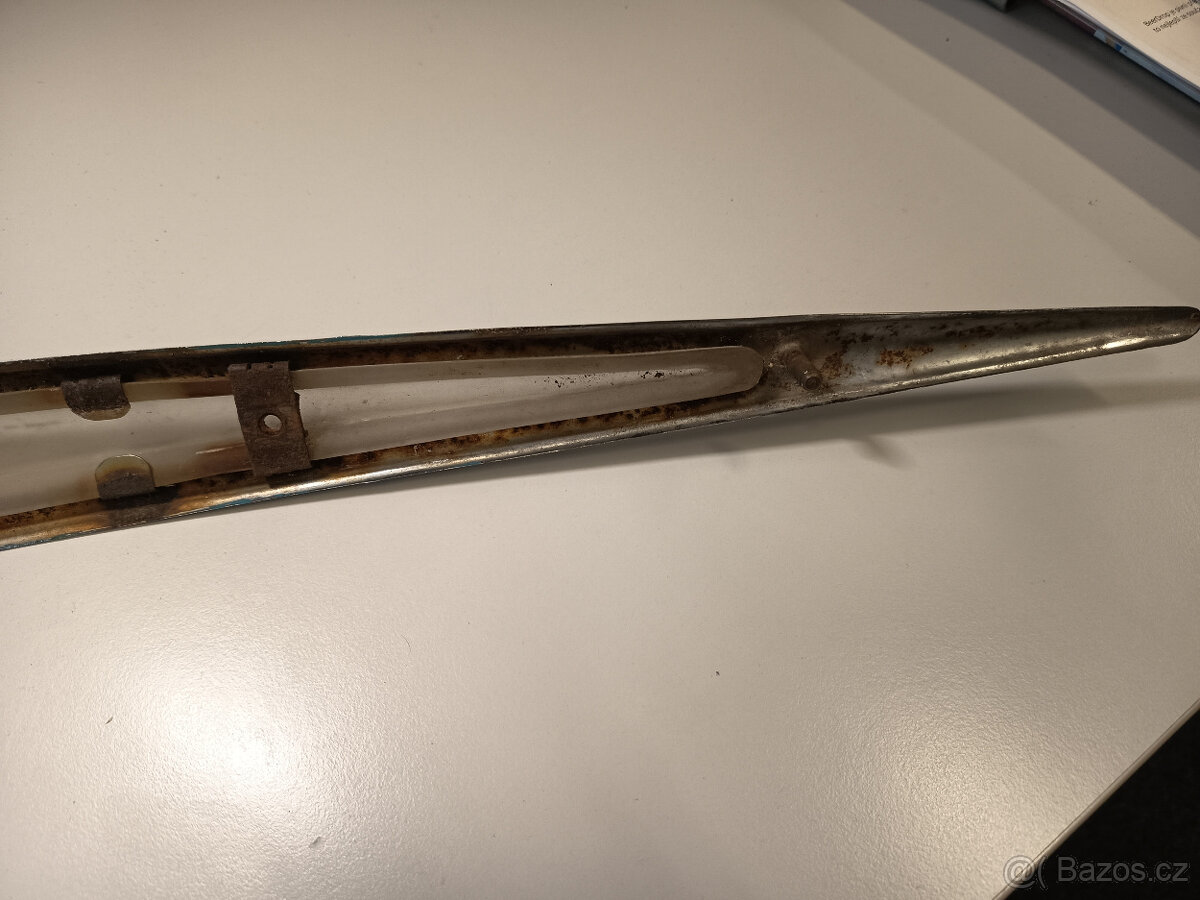 Ozdobná lišta na kapotu 1201 - 6