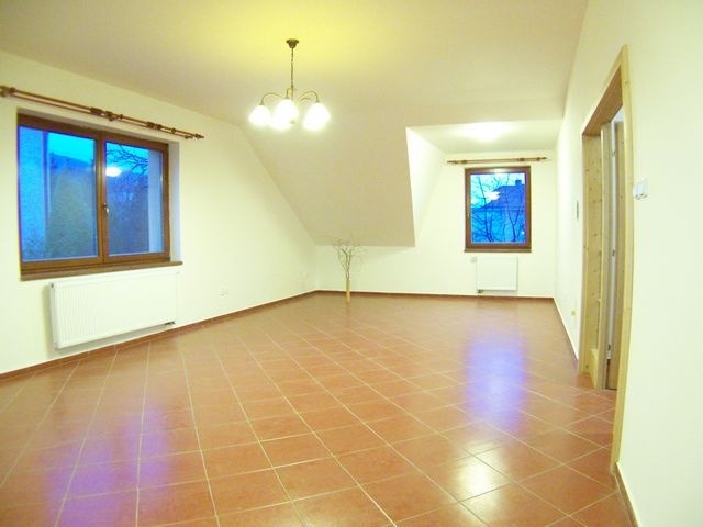 Byt 96 m2, 2 ložnice, velký obývák, 20 minut do Prahy - 6