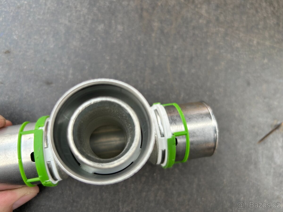 Zbytky ze stavby - instalérský materiál - 6