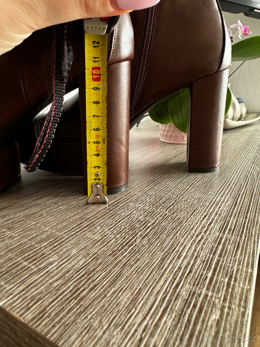 Tmavě hnědé boty na platformě - vel. 41 - 6