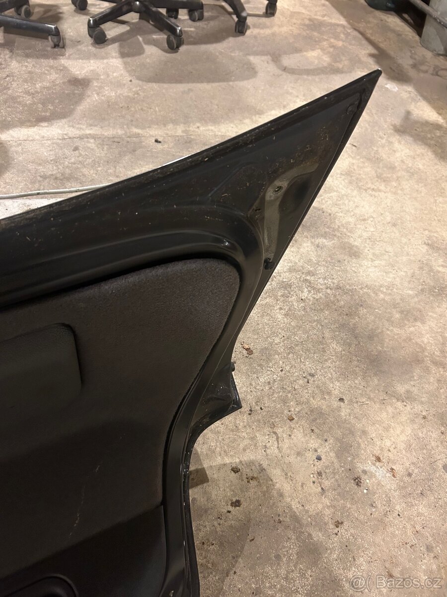 Bmw e39 sedan - zadní víko kufru - 6