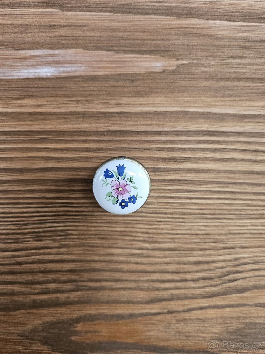 Vysoká dřevěná venkovská komoda - 6