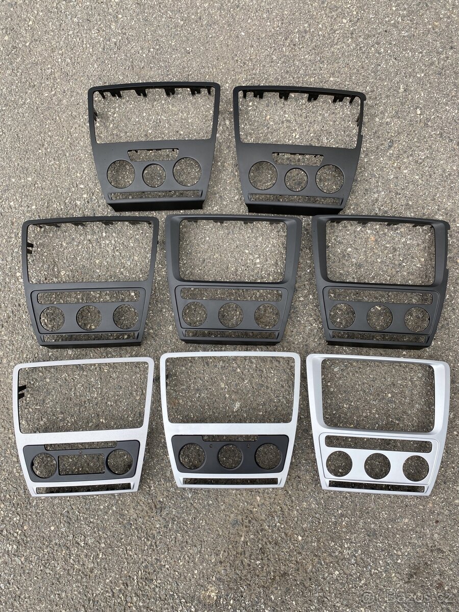 Drobnosti interiéru Škoda Octavia 2 - 6