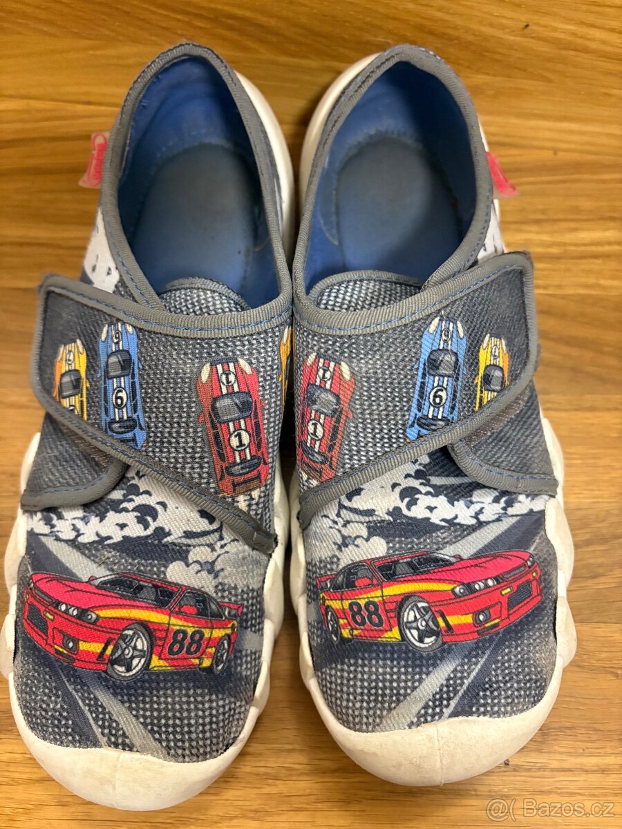 Prodám dětské tenisky/bačkůrky - velikost 34 - 6