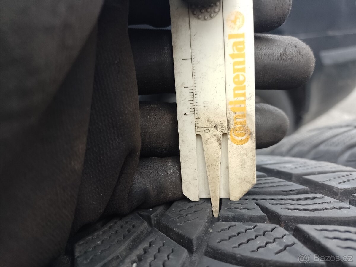 Pneu 235/45 R18 98V - 6