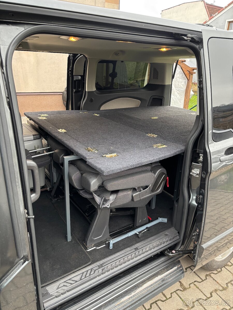 Spací vestavba do Ford Tourneo Custom L1 - 6