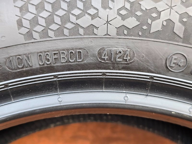 Zimní Continental 215/55/17 XL - 6