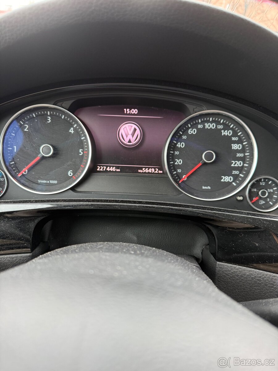 VW Touareg 3.0 tdi - 6