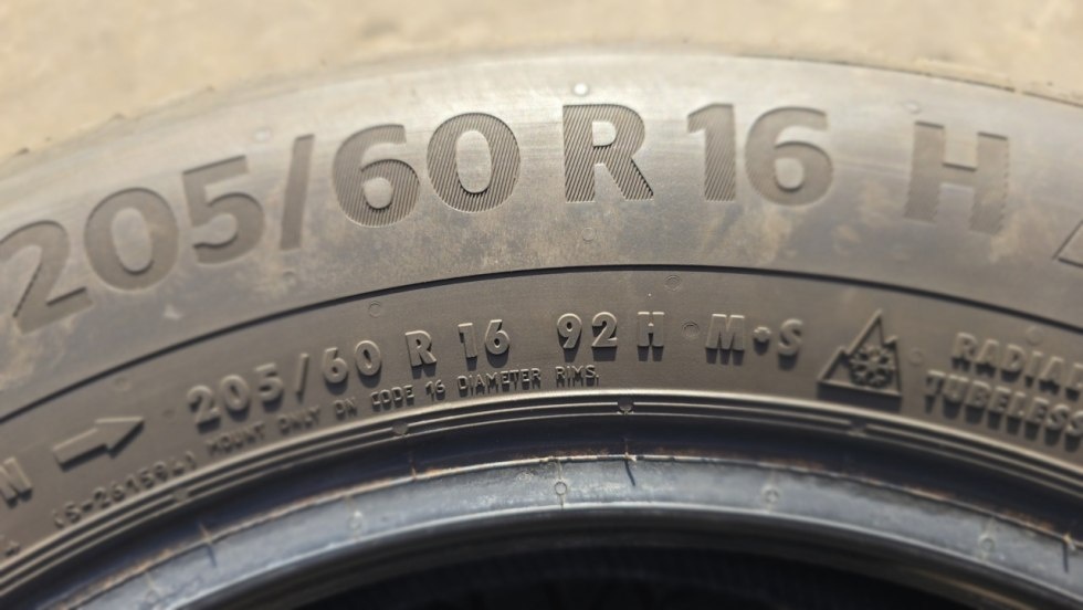 Zimní pneu 205/60/16 Continental - 6