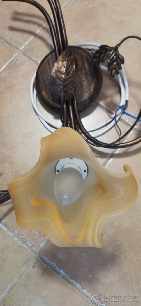 Lustry a nástěnná světla - 6