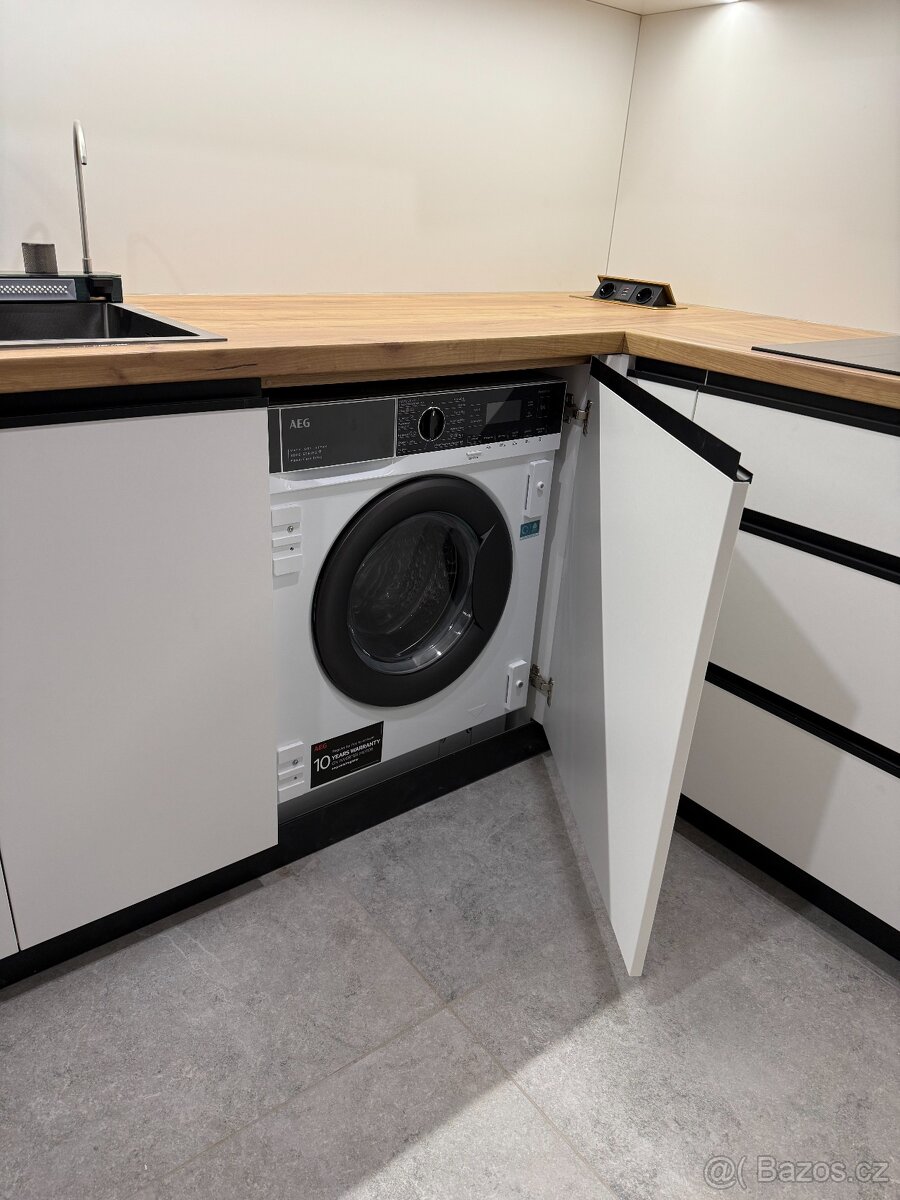 Kuchyně na míru – bílá + dřevo | Vestavěné spotřebiče - 6