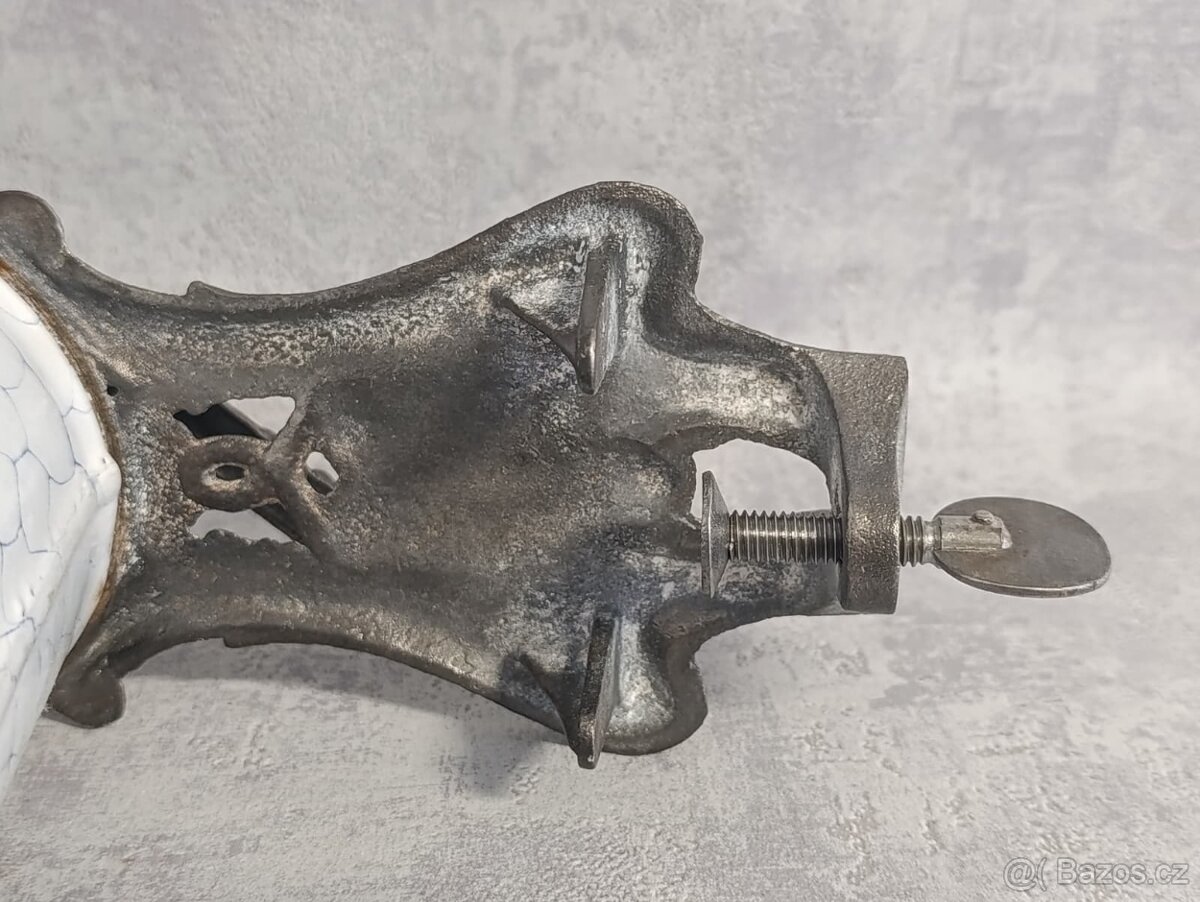 Velmi starý krásný velký mlýnek na strouhanku IDA s krásný, - 6