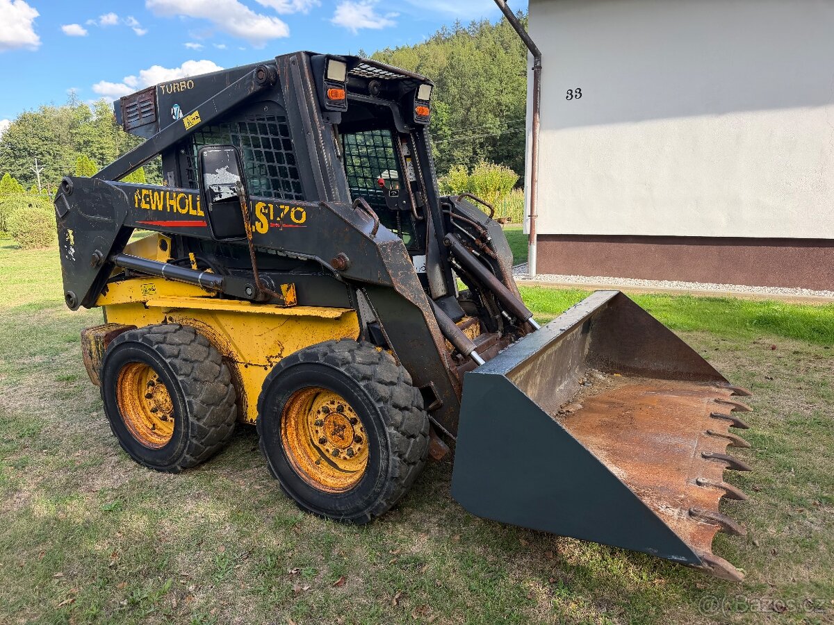 Smykový nakladač New Holland LS170 - 6