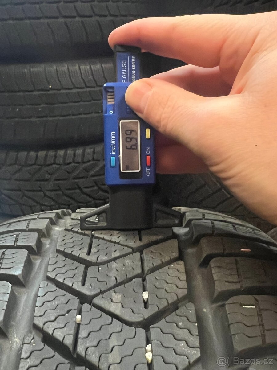 235/55R18 104H zimní pneumatiky PIRELLI 7mm - 6