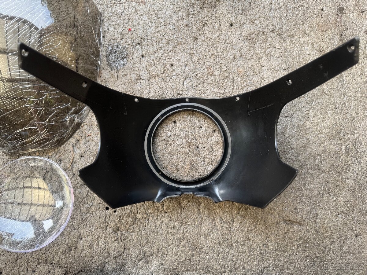 Maska ve stylu RICKMAN/AVON - 6