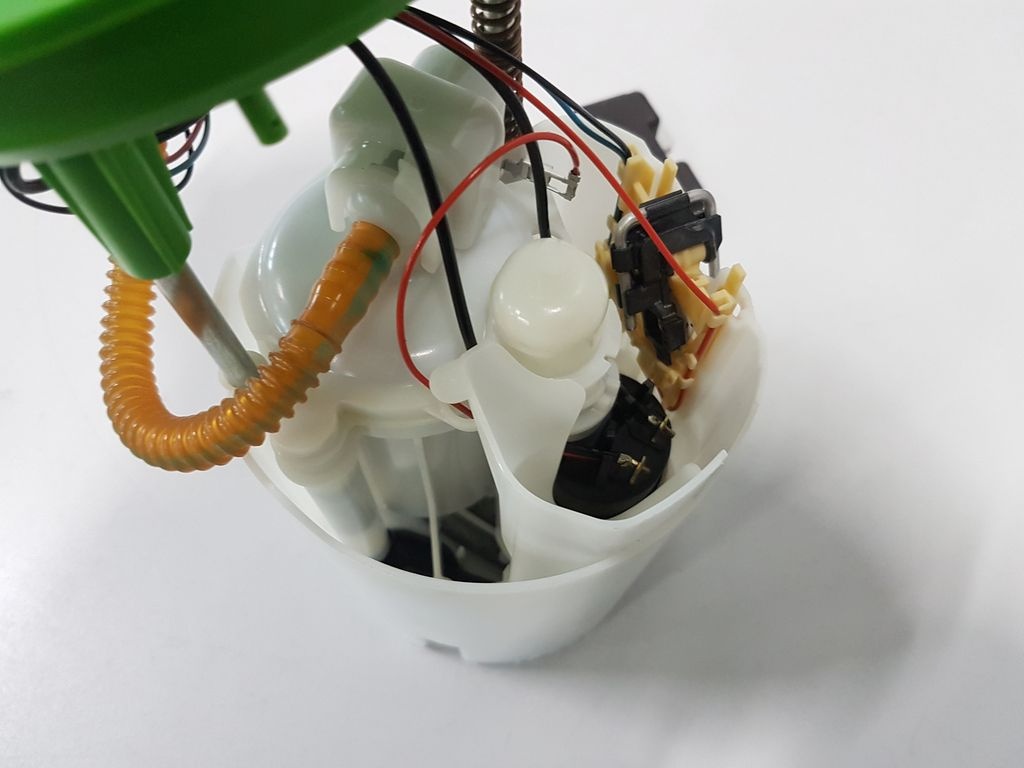 Palivové čerpadlo 1,4 TSi Škoda Octavia III 5Q0919051BN - 6