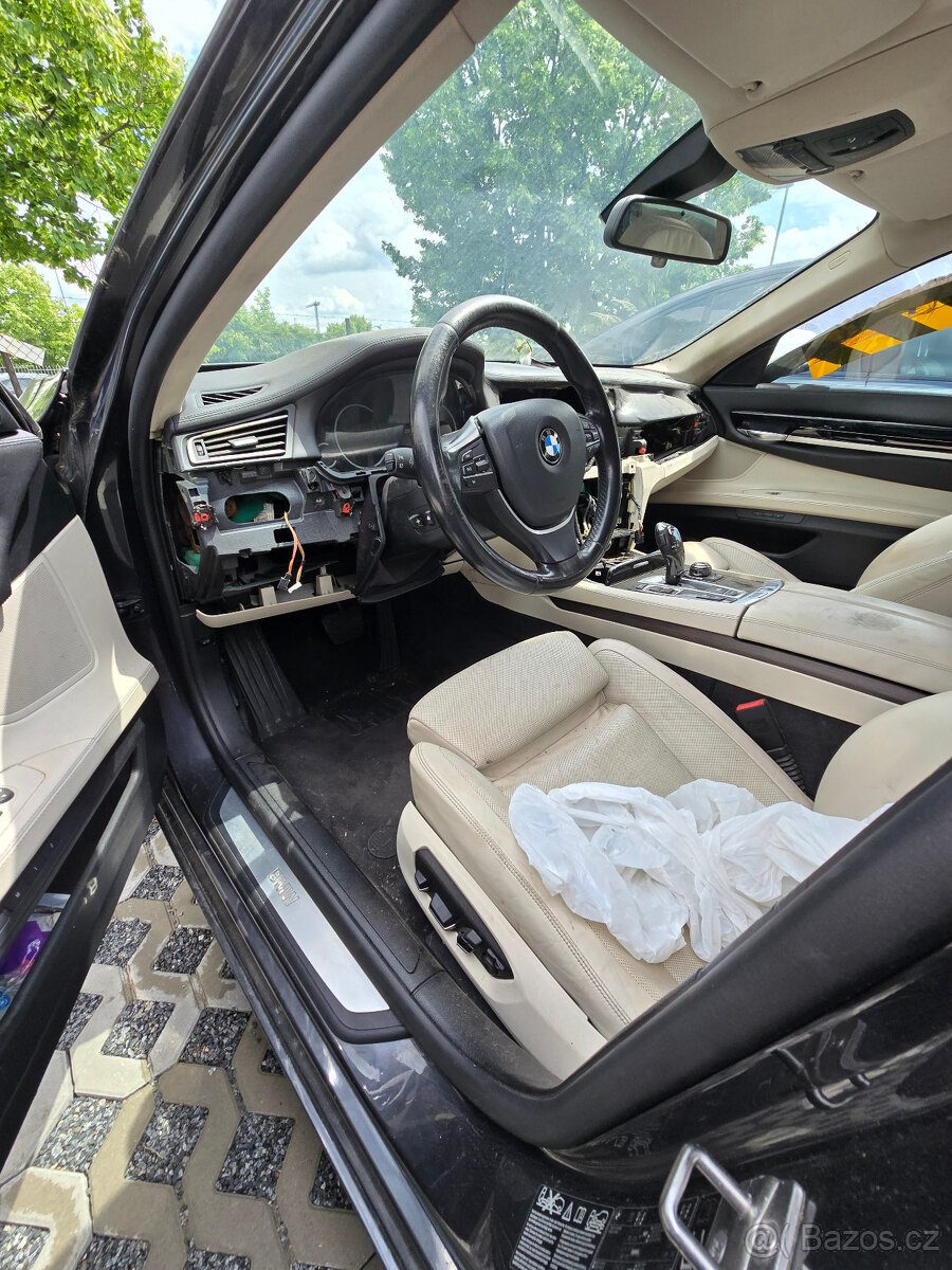 BMW F02 750Li díly - 6