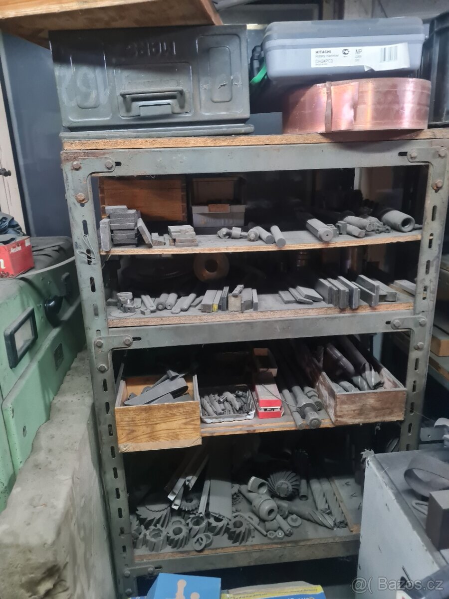 Vertikální frézka TOS FB25V - 6