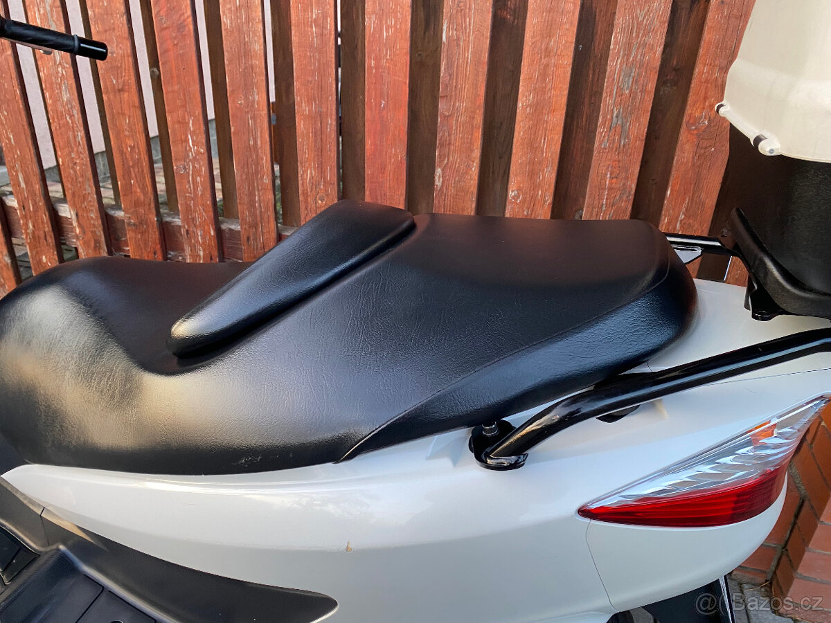 Suzuki Burgman 125 Nové v ČR - 6