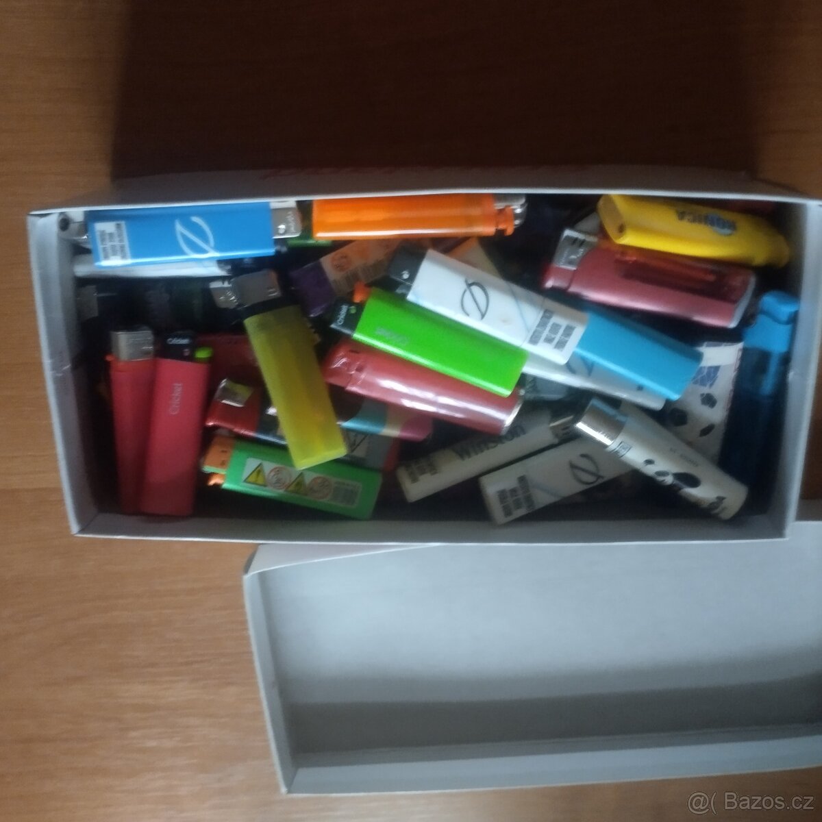 sběratelské zapalovače 100 kusů - 6