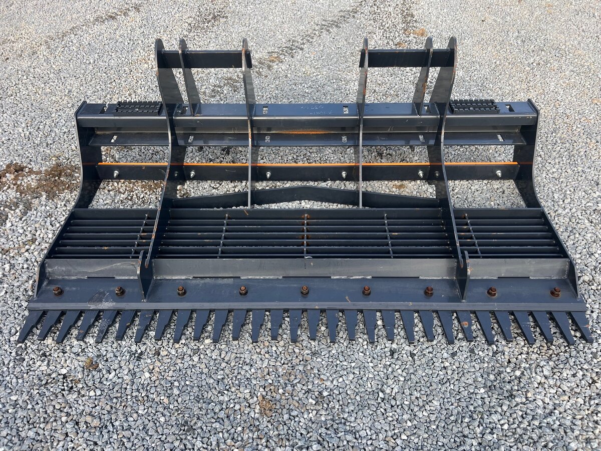 Vyrovnávací zařízení pro terén nové na smykový nakladač - 6