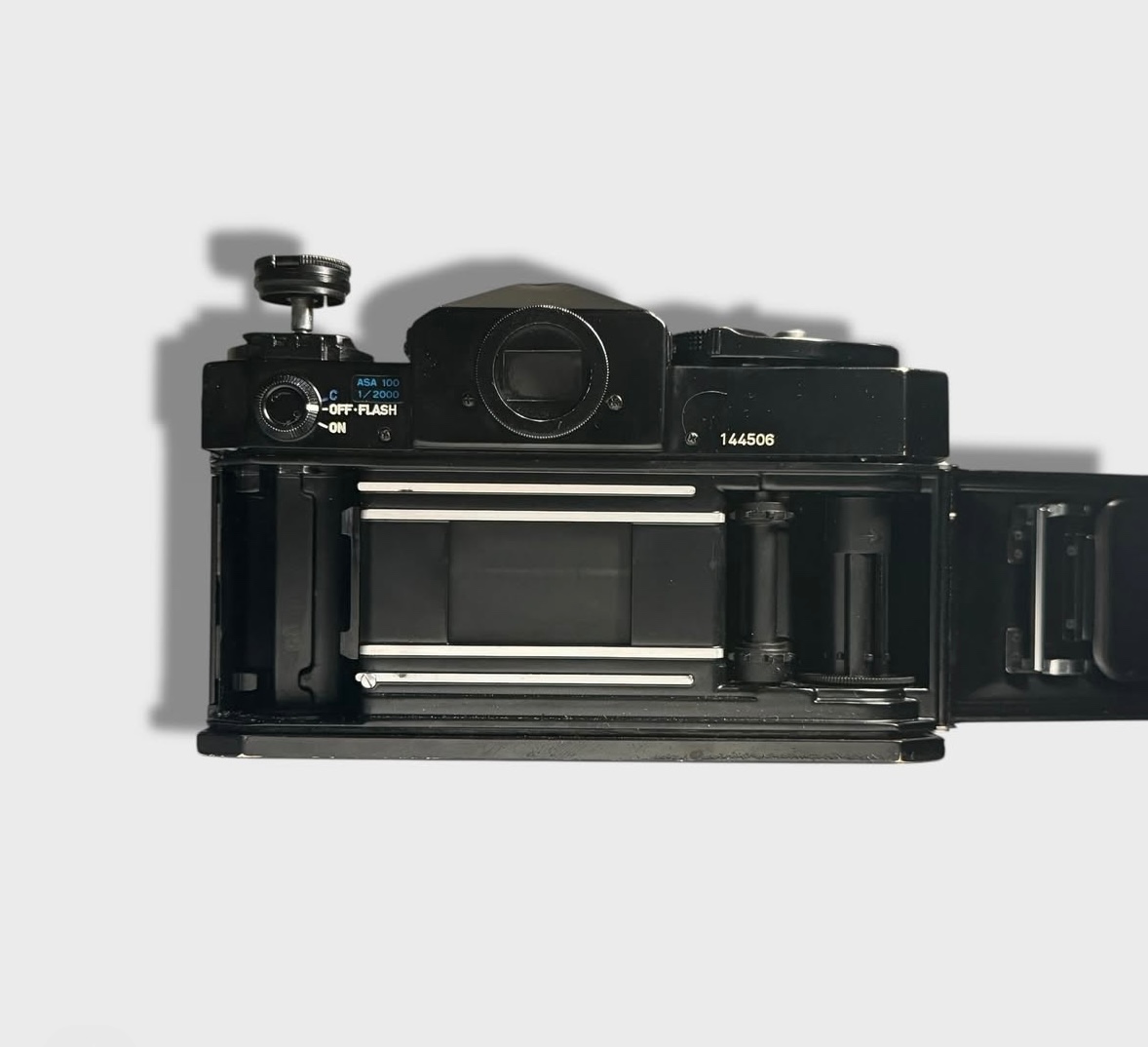 Canon F-1 + objektiv FL 28mm f/3.5 - 6