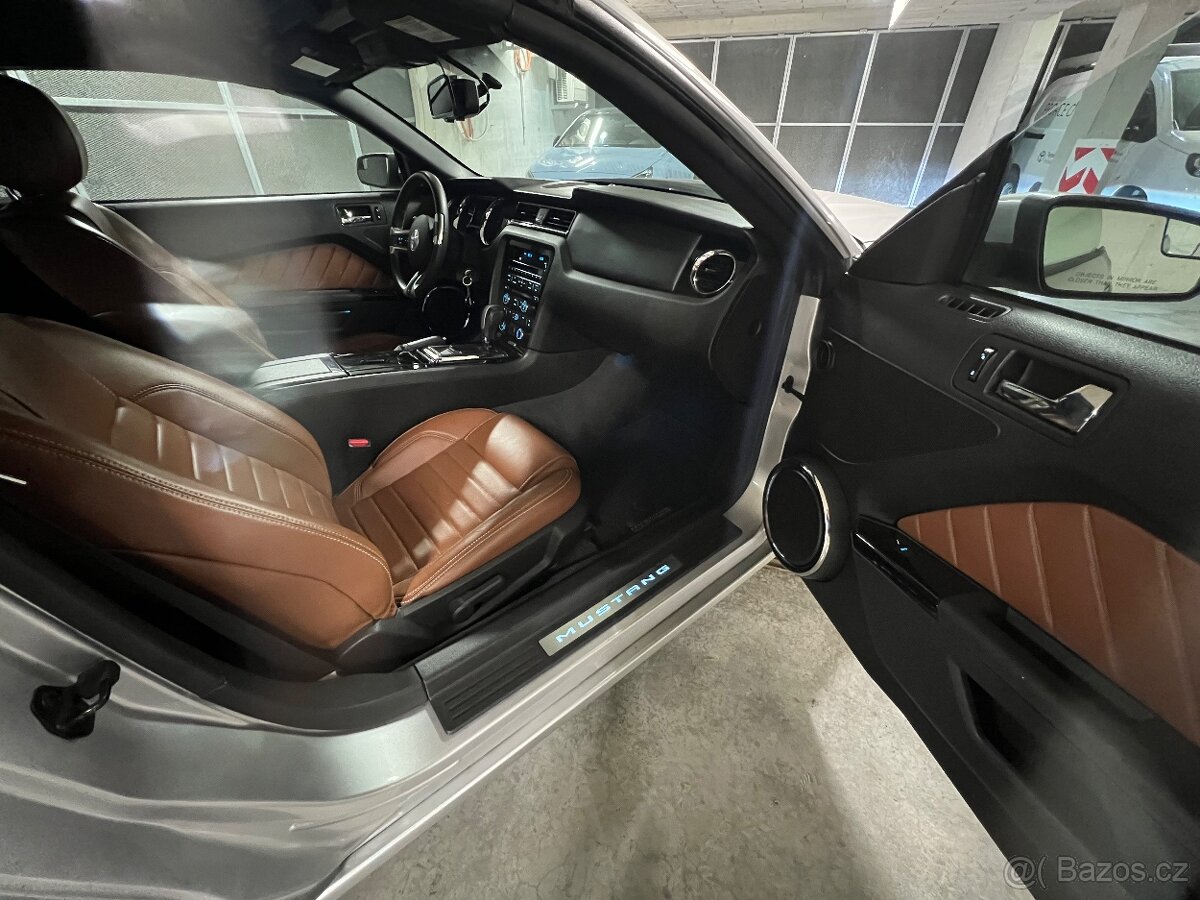 Ford MUSTANG 3.7 - 6