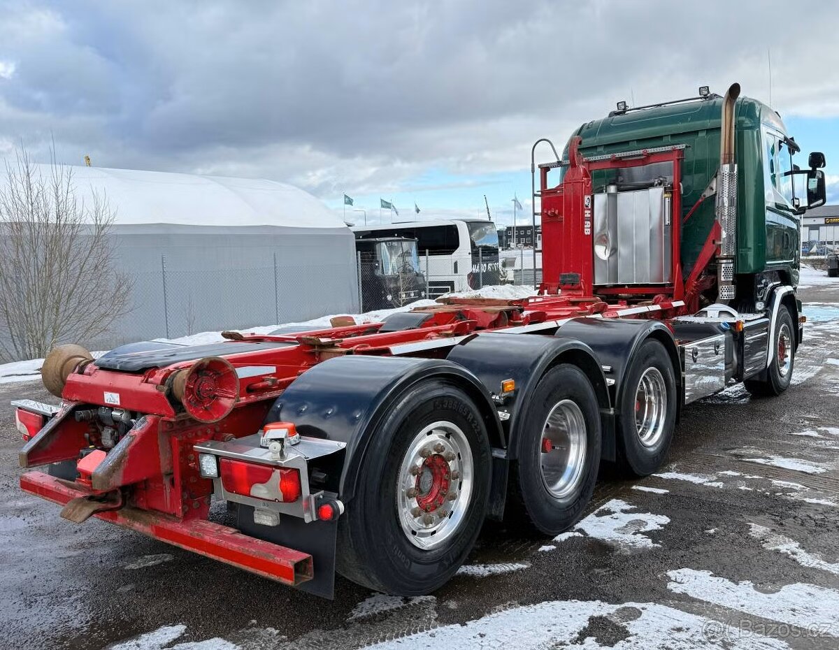 Scania R520 V8 8x4 nosič kontejneru - 6