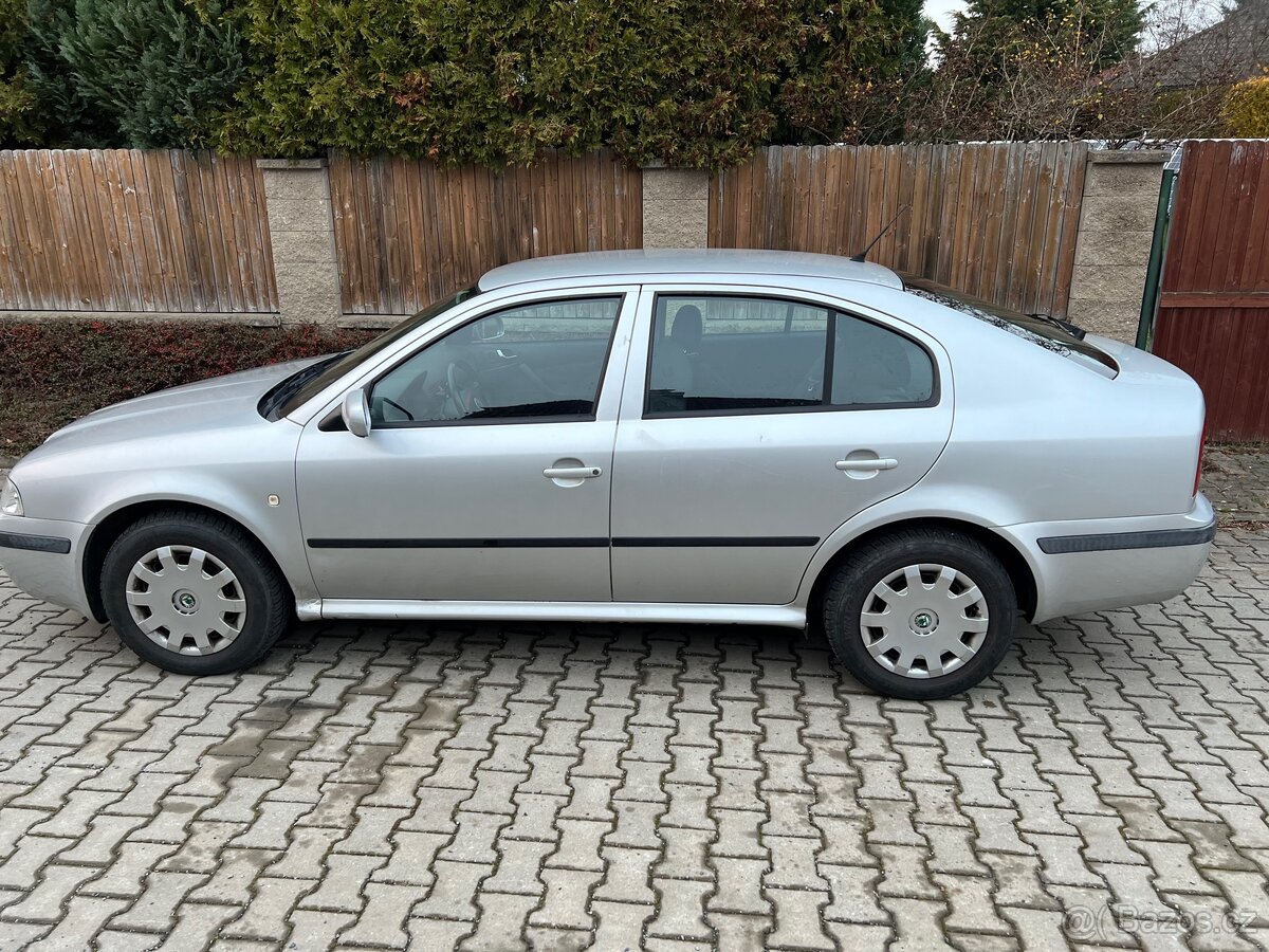 Škoda Octavia 1.6 - 6