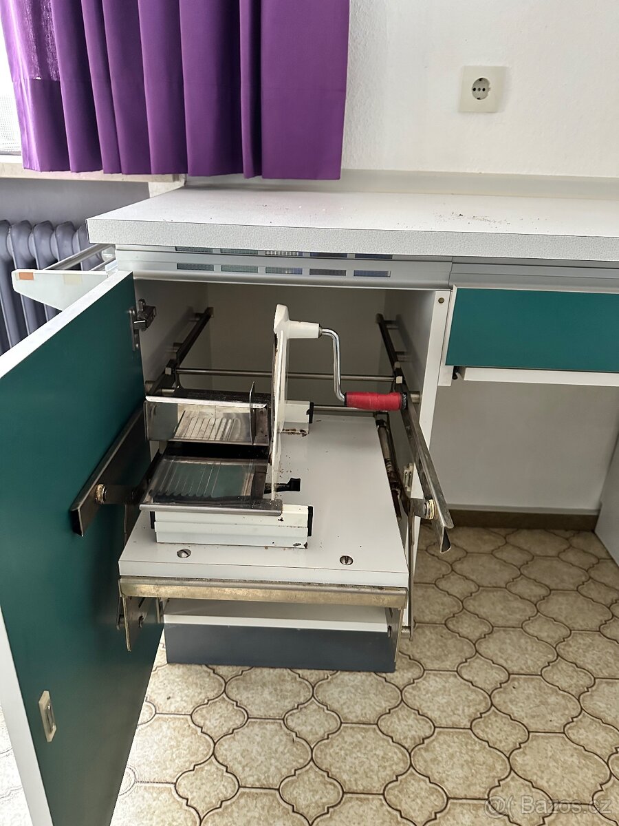 Retro zelená kuchyňská linka - 6